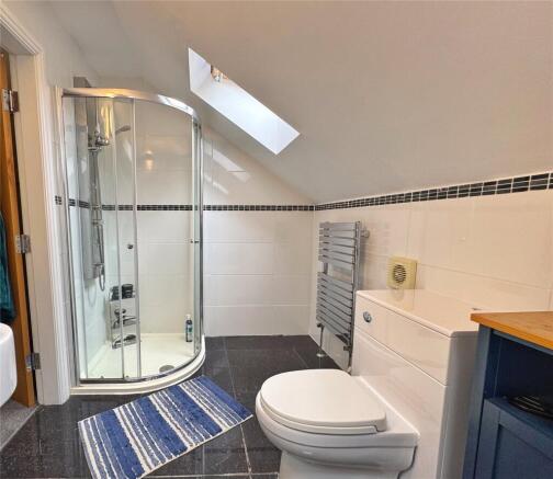 4 bed Detached for sale Image 12