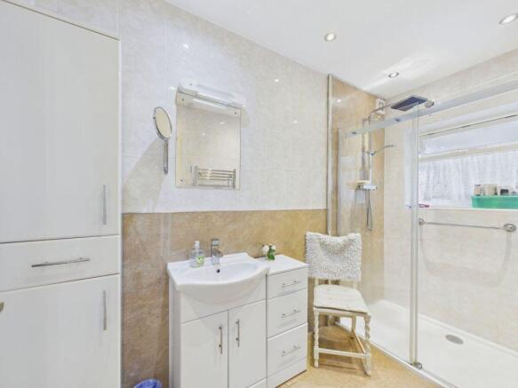 4 bed Detached Bungalow for sale Image 7