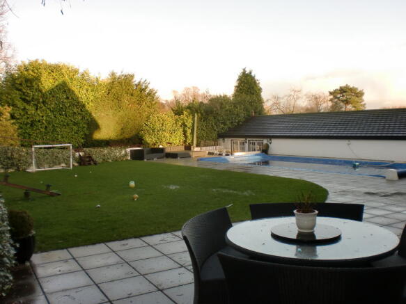 Photo 10