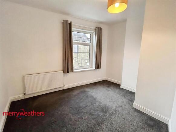 2 bed End of Terrace to rent Image 4