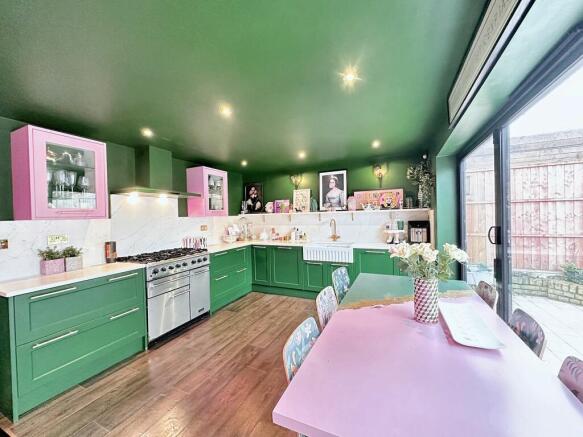 LUXURY MODERN KITCHEN