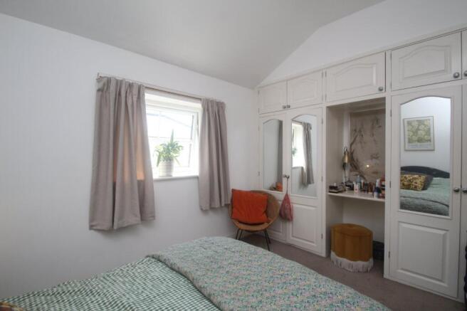 2 bed Flat to rent Image 5