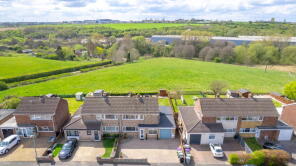 76, Bridge End Grove, Grantham NG31 7HN