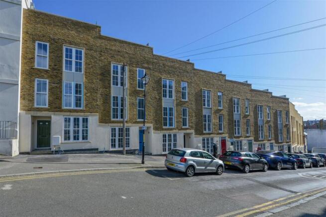 12-16 Fort Road, Margate23.jpg