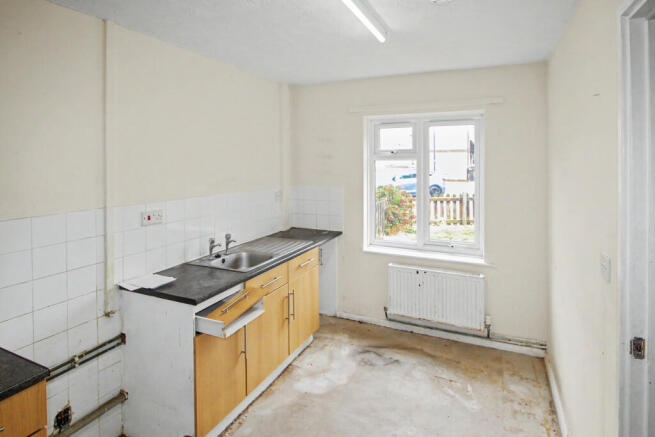3 bed Terraced for sale Image 5