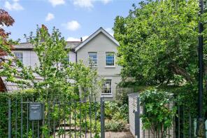 13, Elizabeth Cottages, Richmond TW9 3NJ