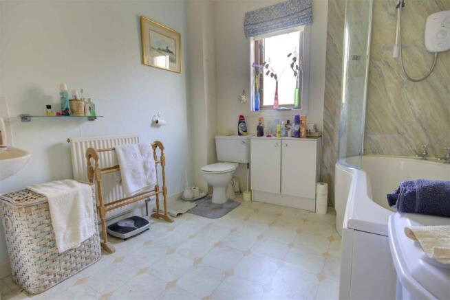 EN SUITE
