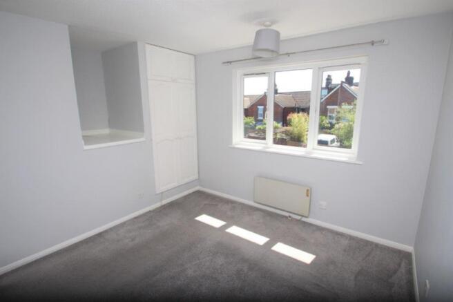 6 Russell Road bedroom1