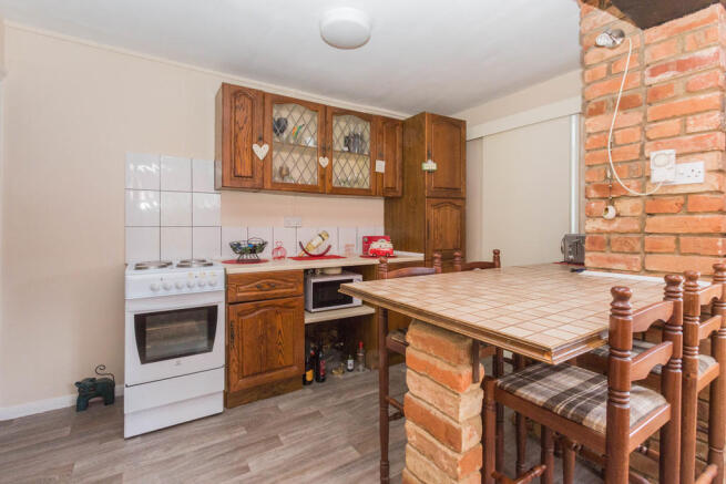 Kitchen/Breakfast...