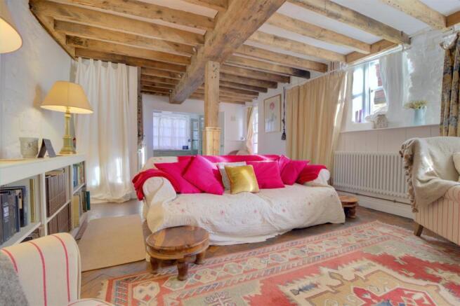 Living room .3.jpg