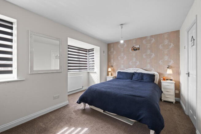 4 bed Detached for sale Image 12