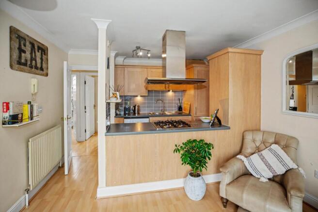 2 bed Apartment for sale Image 8