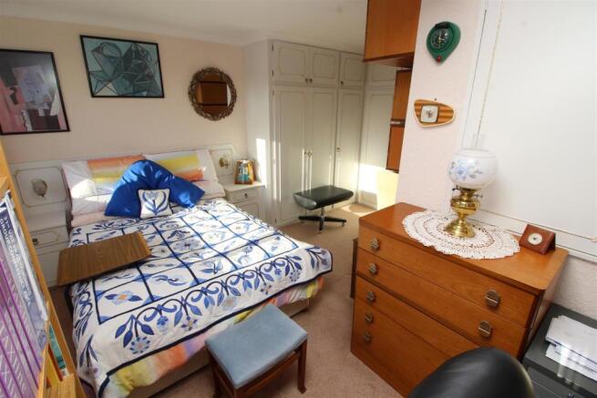 15 Bed 2.JPG
