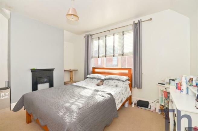 Bedroom 1.JPG