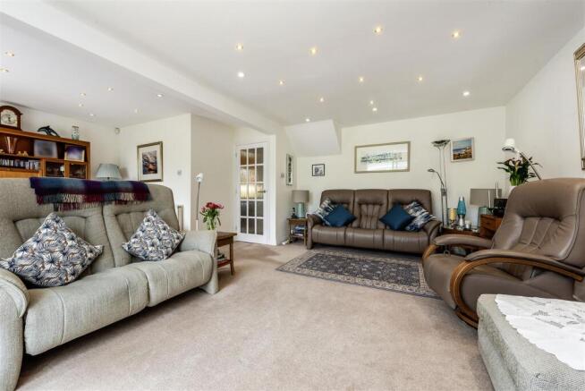 Sitting/Dining Room