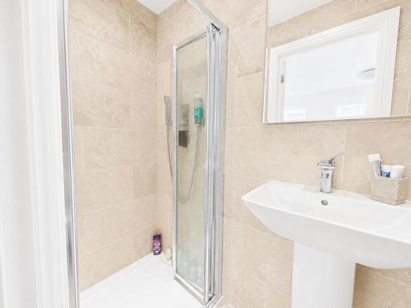3 bed Apartment for sale Image 11