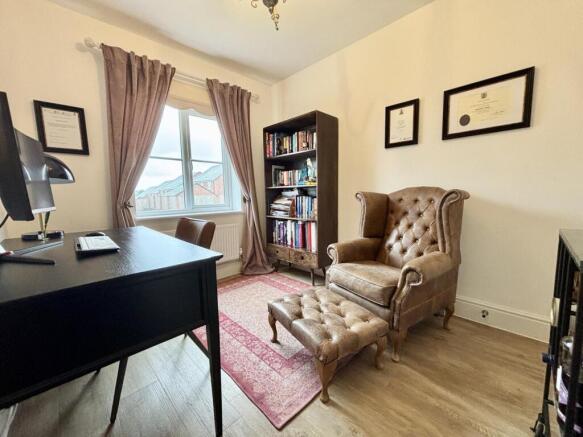 4 bed Detached for sale Image 12