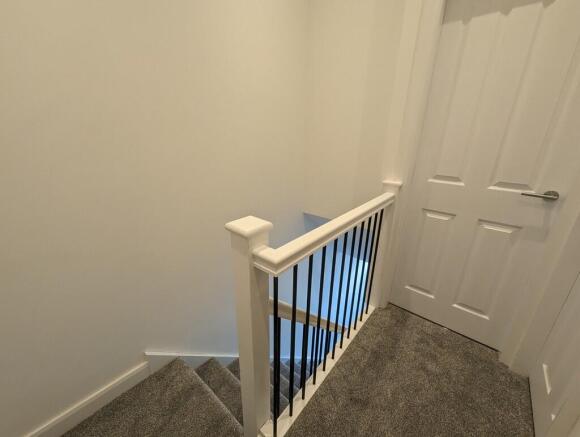 2 bed End of Terrace to rent Image 8