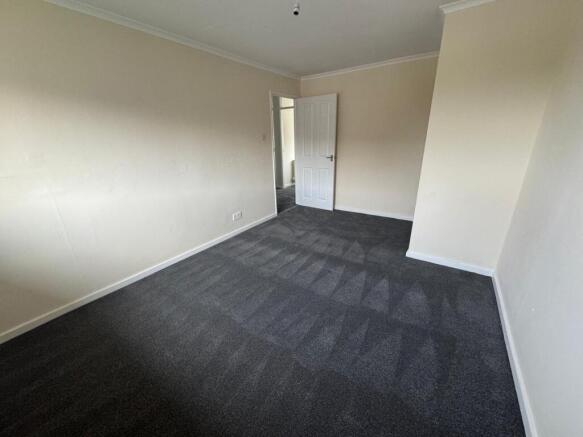 3 bed Semi-Detached to rent Image 4