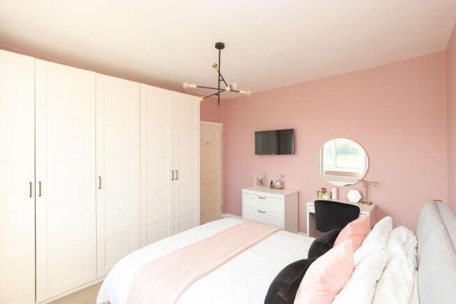 3 bed Semi-Detached for sale Image 8