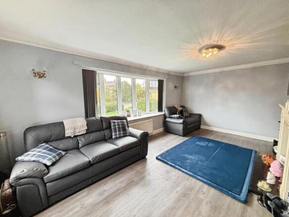 4 bed Detached for sale Image 9