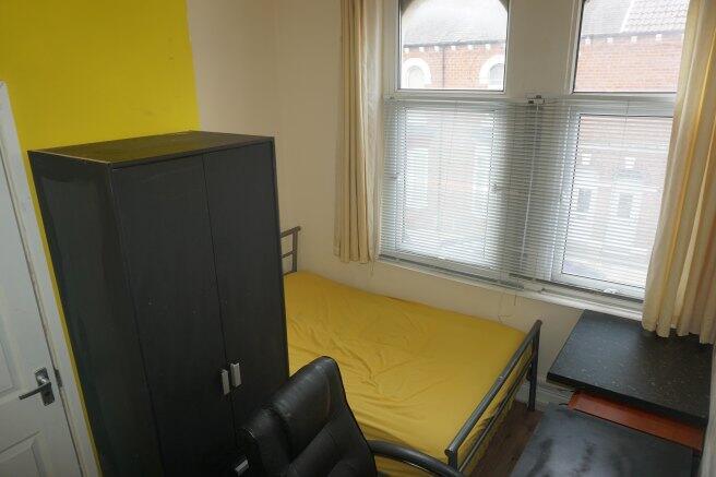 4 bed House Share to rent Image 4
