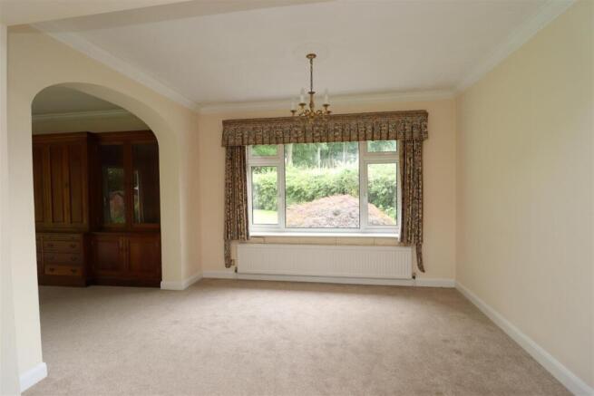 4 bed Detached for sale Image 10