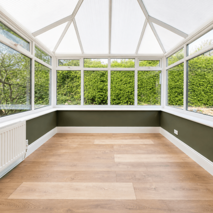 2 bed Terraced to rent Image 5
