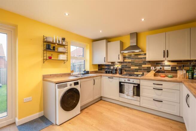 3 bed Semi-Detached for sale Image 4
