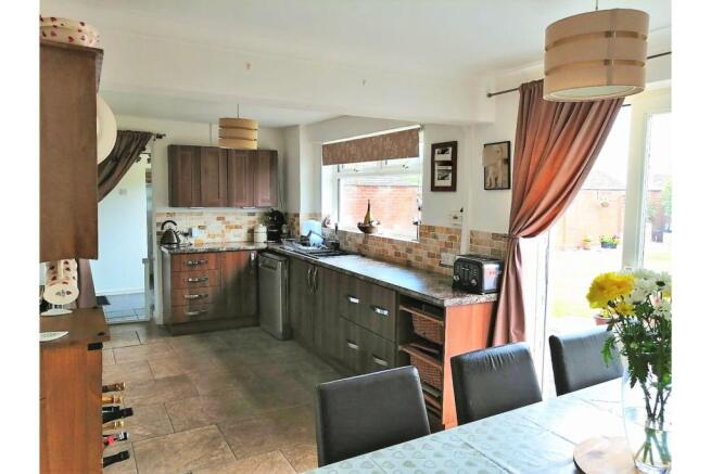 Kitchen/Dining Room