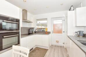 2, Priory Grove, Ditton, Aylesford ME20 6BA