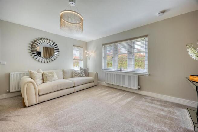 10_COURTMALAW_AVE_MILTON_OF_CAMPSIE_014.JPEG