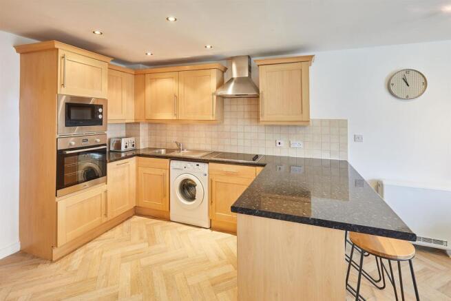 2 bed Apartment for sale Image 4