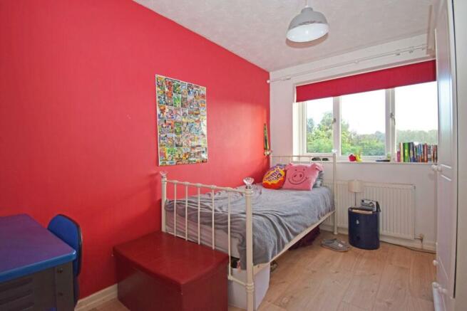 34 Meadowvale Road, bed 2.jpg