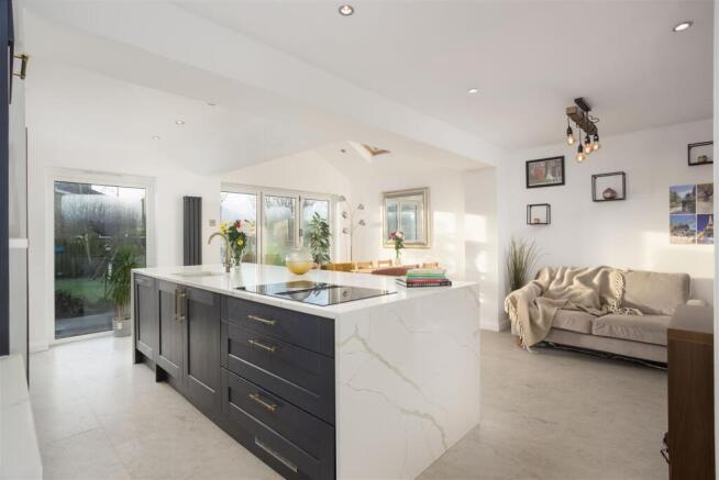3 bed Detached for sale Image 8