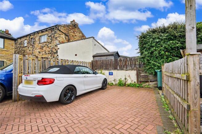 3 bed Terraced for sale Image 12