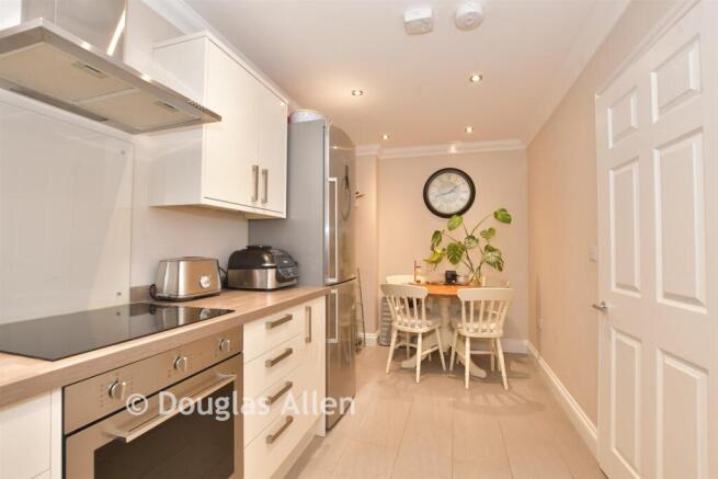 Kitchen/ Dining Room