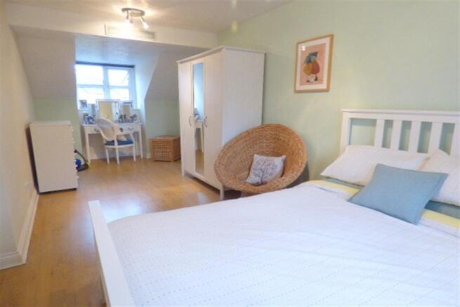 Bed 3 a