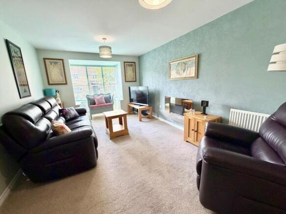 4 bed Detached for sale Image 5