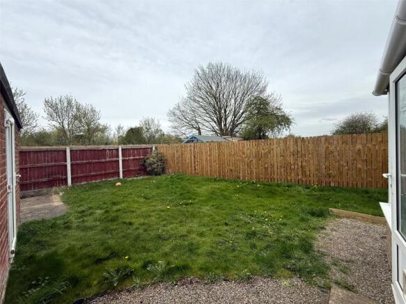 3 bed Semi-Detached for sale Image 6