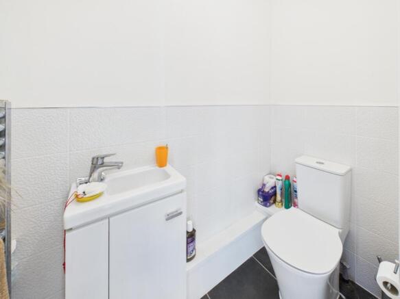 3 bed Town House for sale Image 4