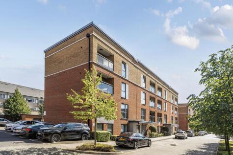 Arla Place, Ruislip, HA4