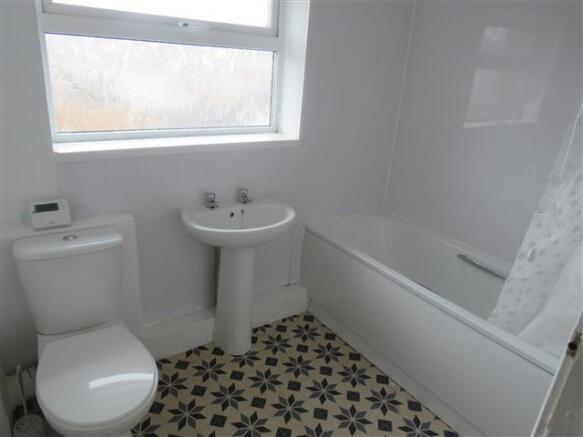 3 bed Terraced to rent Image 4