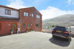 17, Ross Rise, Treorchy CF42 5RN