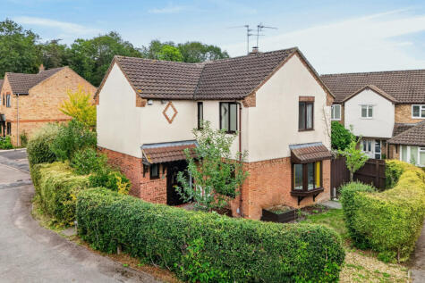 Larkwood Close, Kettering, NN16