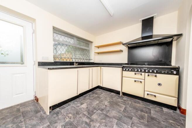 3 bed Semi-Detached to rent Image 4