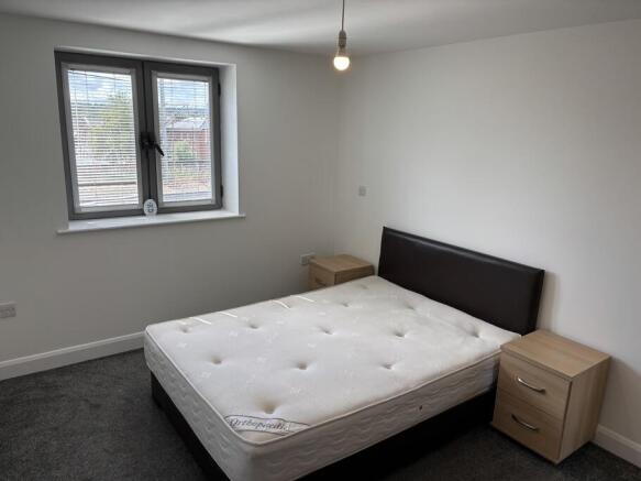 2 bed Flat to rent Image 7