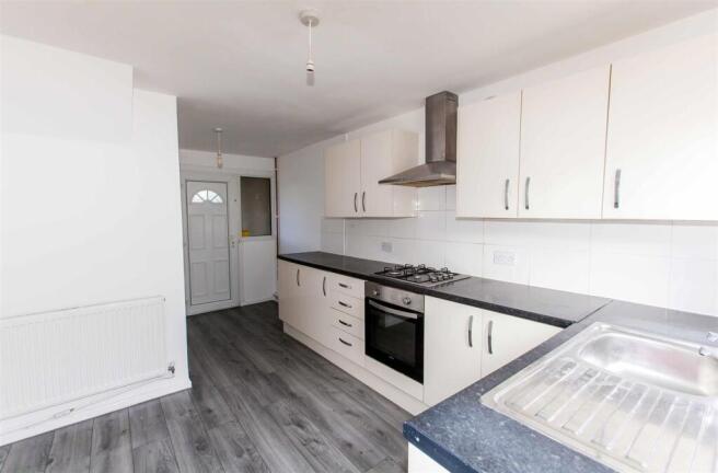 57 Haldene Cres (5).jpg