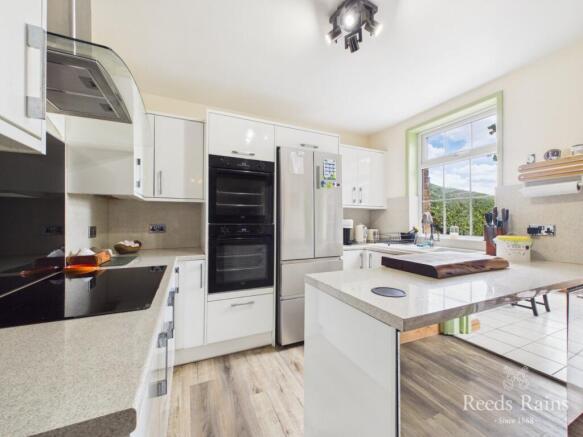 3 bed Semi-Detached for sale Image 8