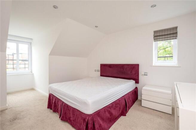 3 bed Apartment for sale Image 6